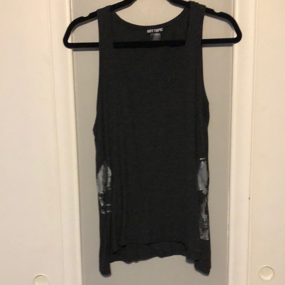 Skull tank